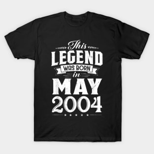 Born In May 2004 Retro Vintage 16 Year Old Bday Gift T-Shirt